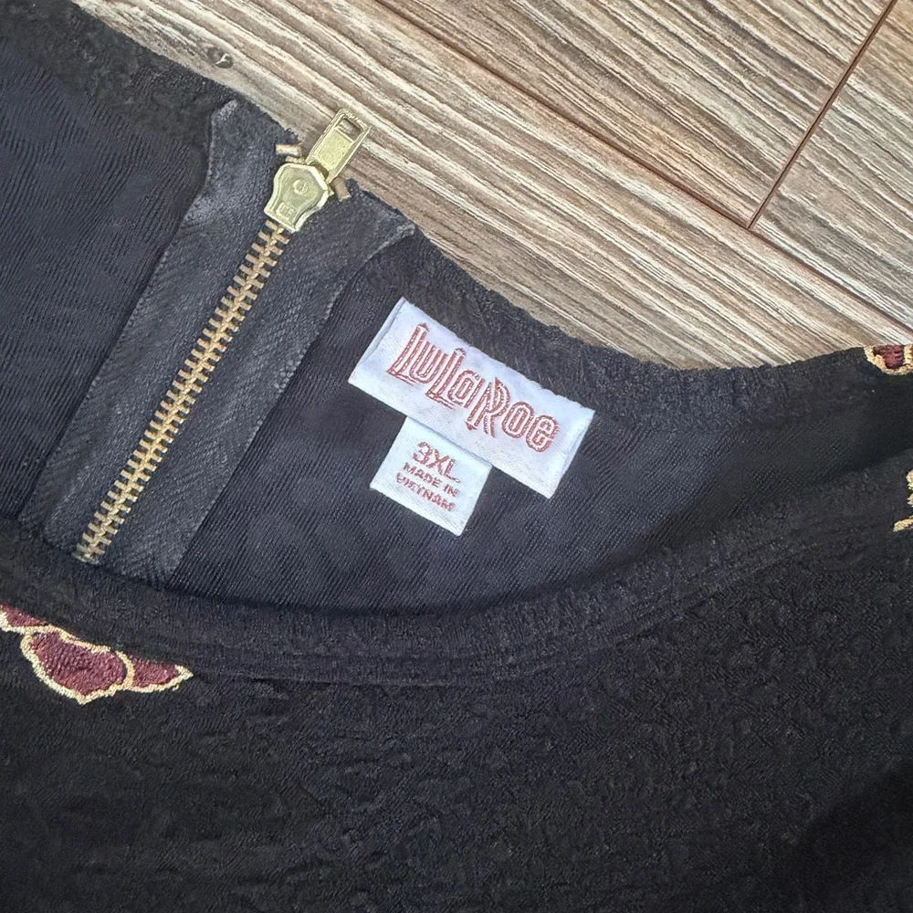 LuLaRoe Special Occasion Amelia Black Maroon Flowers With Gold Metallic Trim 3X - Picture 3 of 4